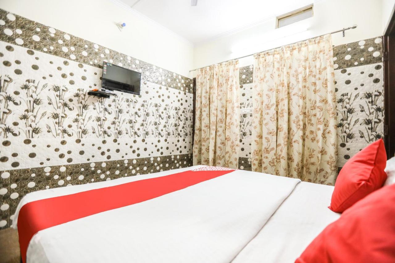 Oyo 71693 Starlight Hotel Gangānagar Extérieur photo