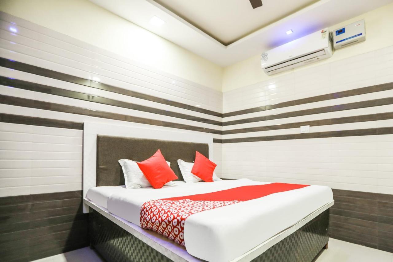Oyo 71693 Starlight Hotel Gangānagar Extérieur photo